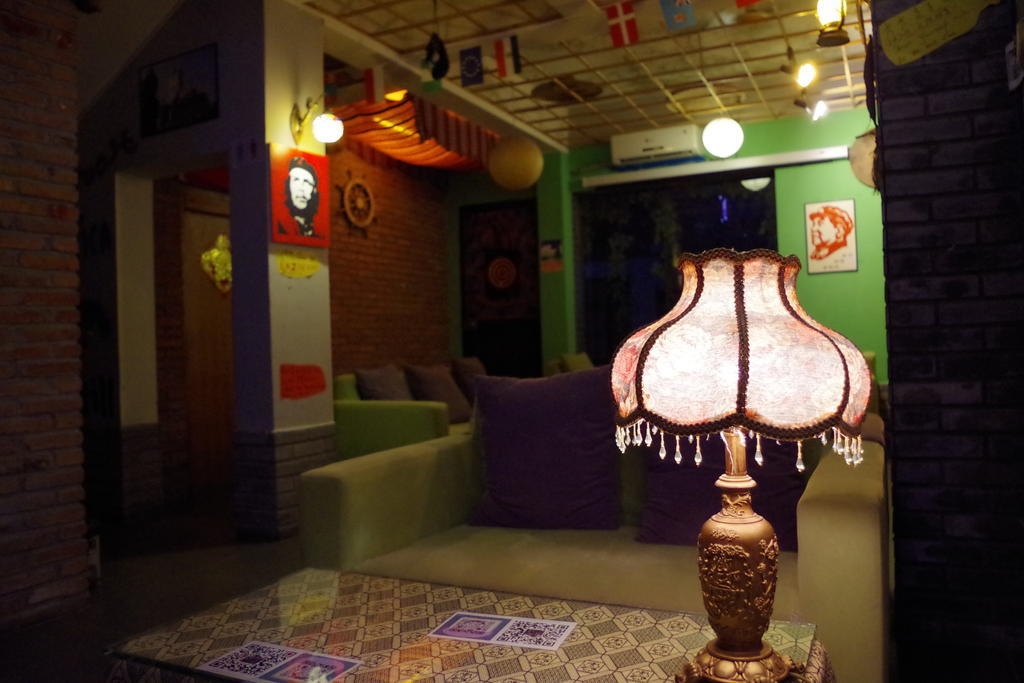 Yangshuo Travellers Land Youth Hostel Экстерьер фото
