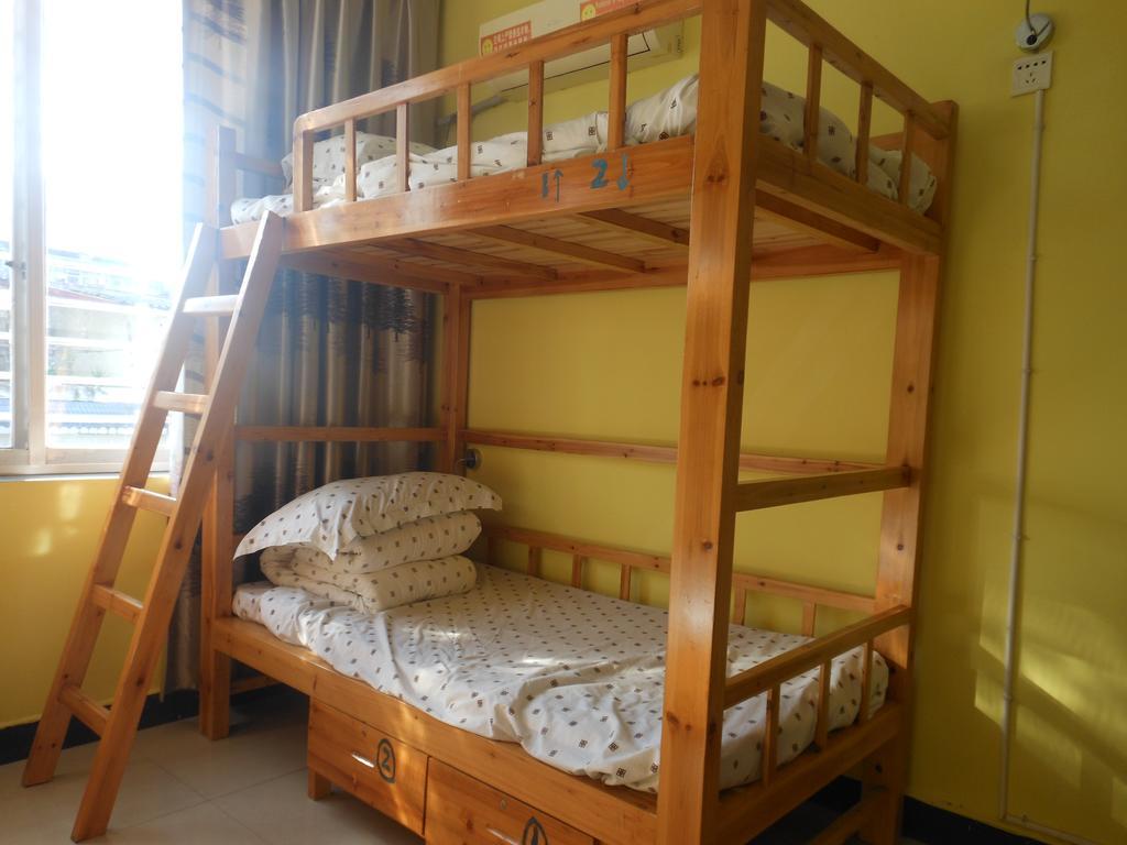 Yangshuo Travellers Land Youth Hostel Экстерьер фото