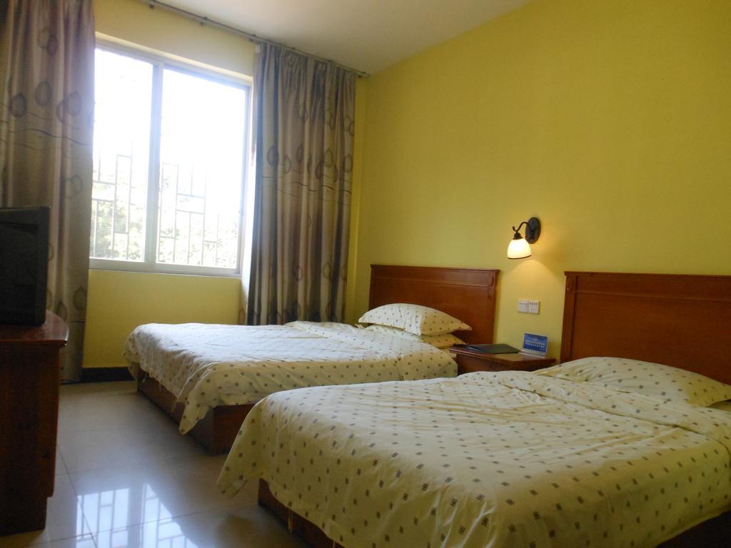 Yangshuo Travellers Land Youth Hostel Экстерьер фото