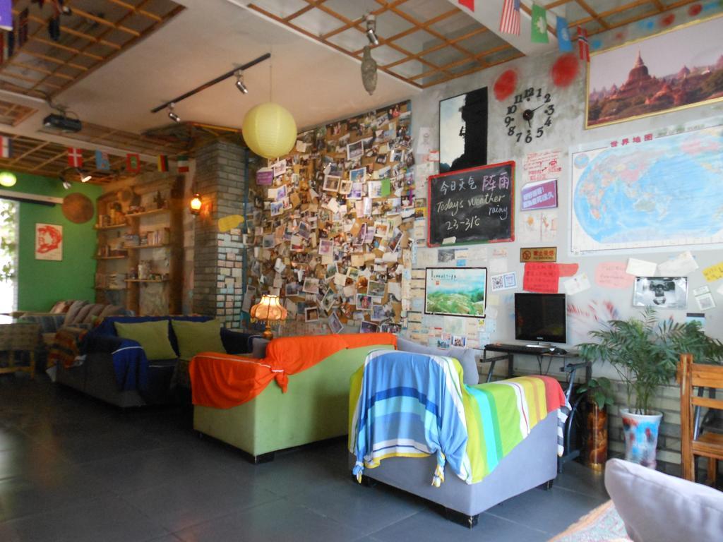 Yangshuo Travellers Land Youth Hostel Экстерьер фото