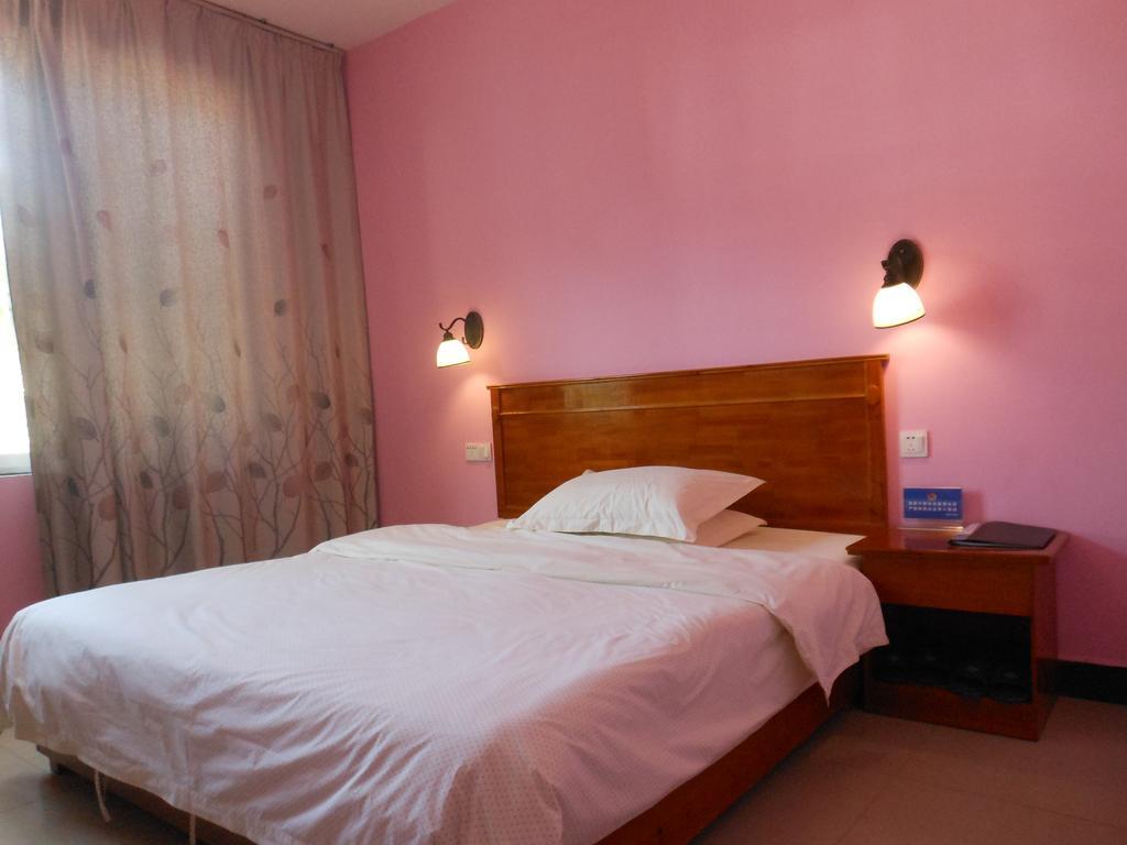 Yangshuo Travellers Land Youth Hostel Экстерьер фото